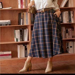 *NWT* Plaid Pocket Elastic Waist Skirt